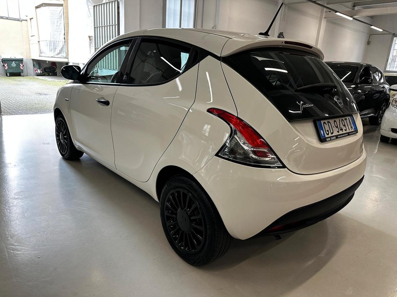 Lancia Ypsilon 1.0 FireFly 5 porte S&S Hybrid Ecochic Gold