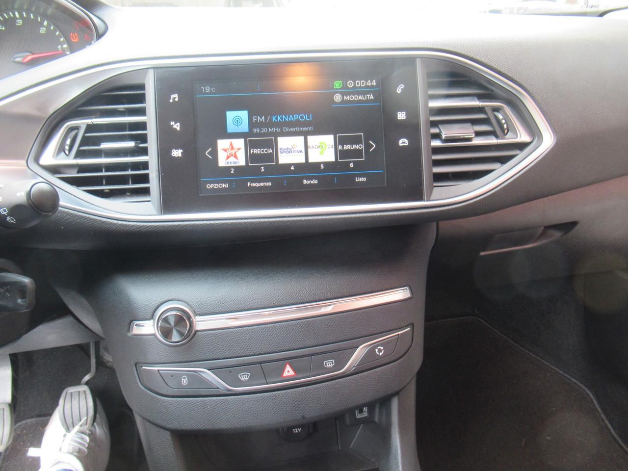 Peugeot 308 BlueHDi 130 S&S Business