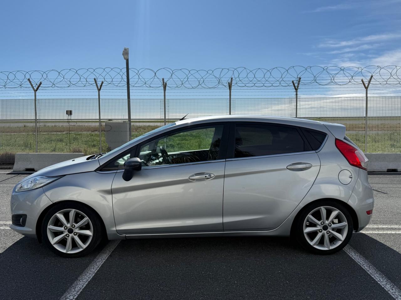 Ford Fiesta 1.4 97 CV - GPL Titanium-FULL