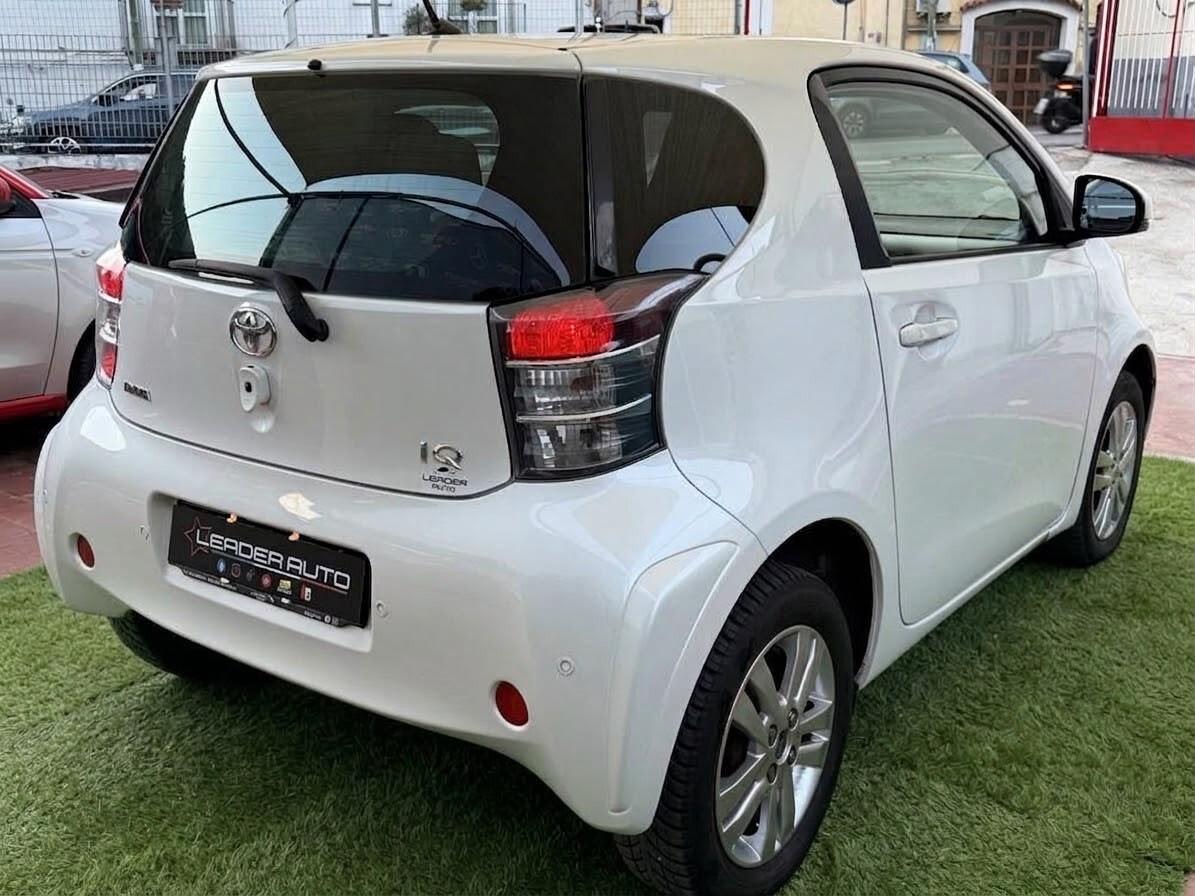 Toyota iQ 1.0 68 Cv Keyless - Cerchi in lega - Comandi