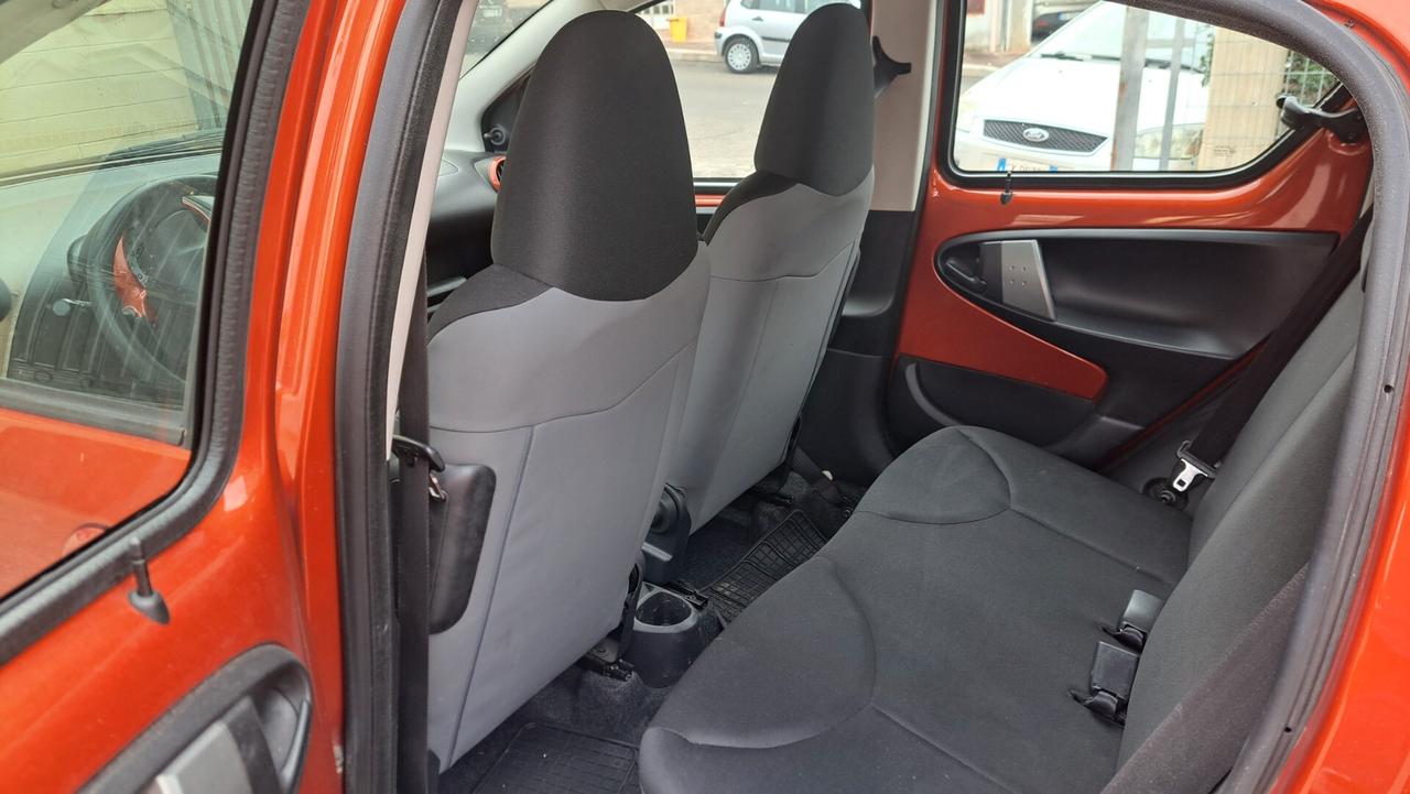 Toyota Aygo 1.0 12V VVT-i 5 porte Orange Connect