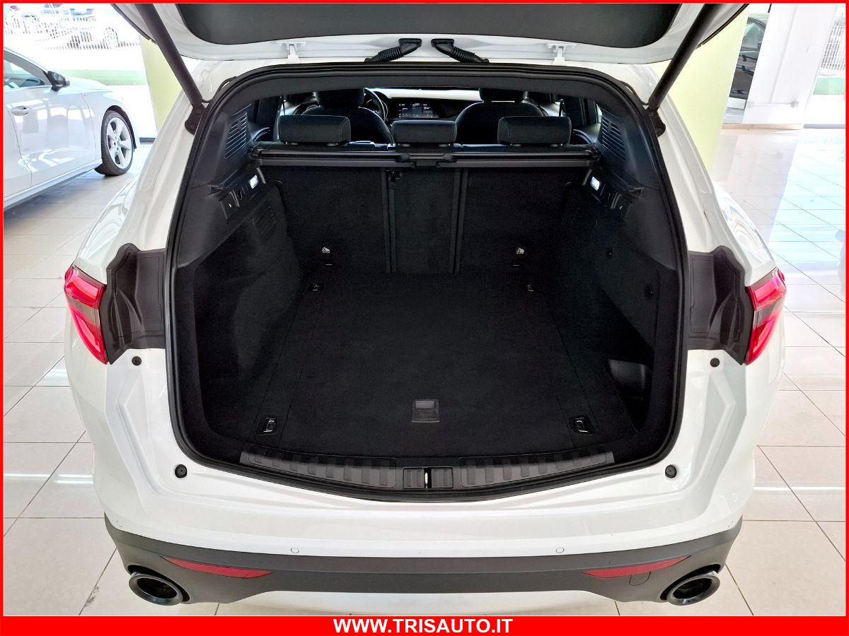 ALFA ROMEO Stelvio 2.2 Td AT8 Super (BIXENO+NAVI)