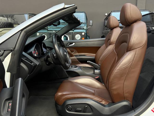 AUDI R8 Spyder 4.2 V8 FSI quattro R tronic