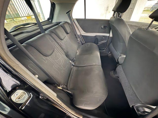 TOYOTA Yaris 1.0 5 porte OK NEIèATENTATI BòUETHOOT