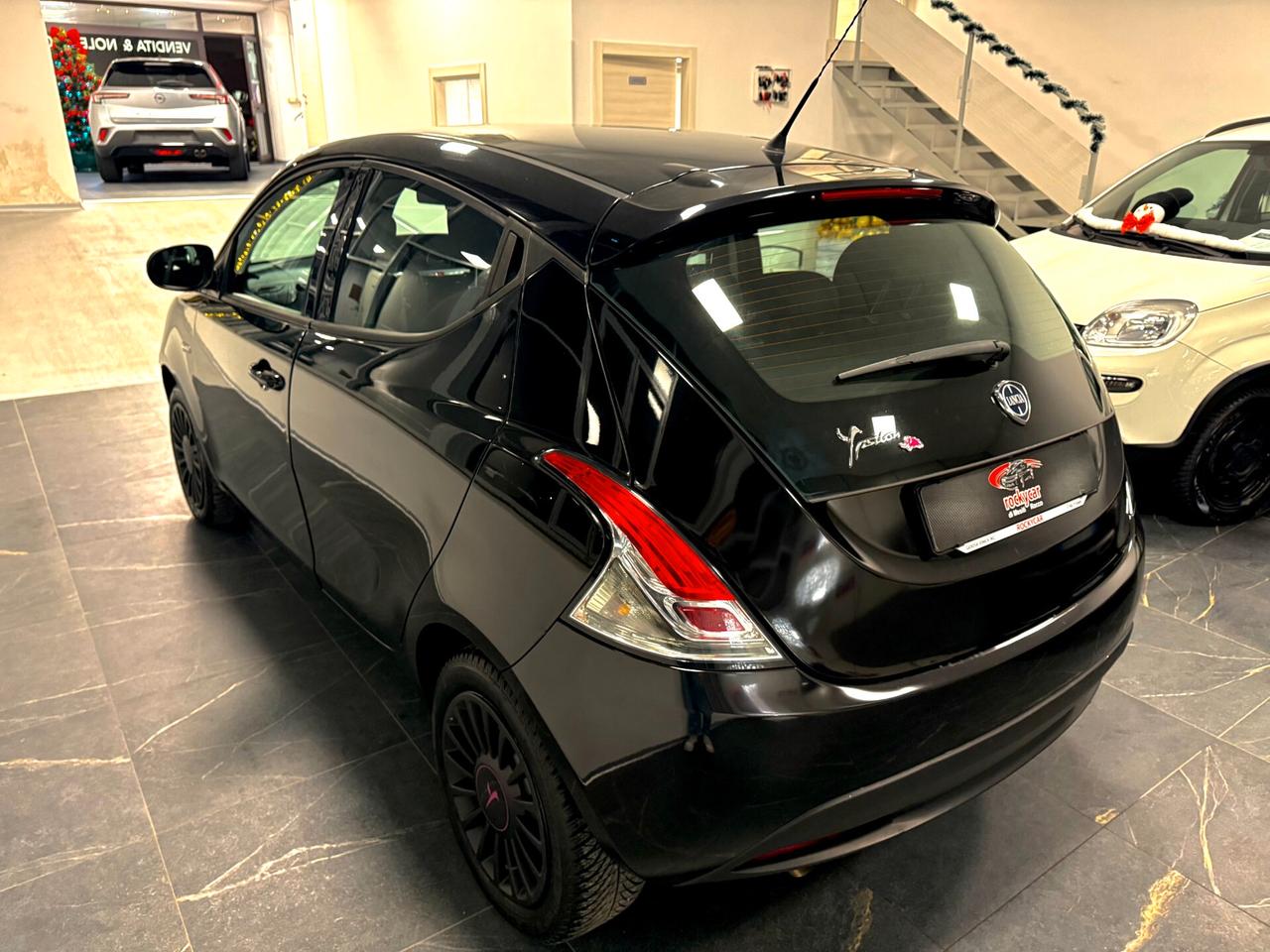 Lancia Ypsilon 1.2 69 CV S&S Silver