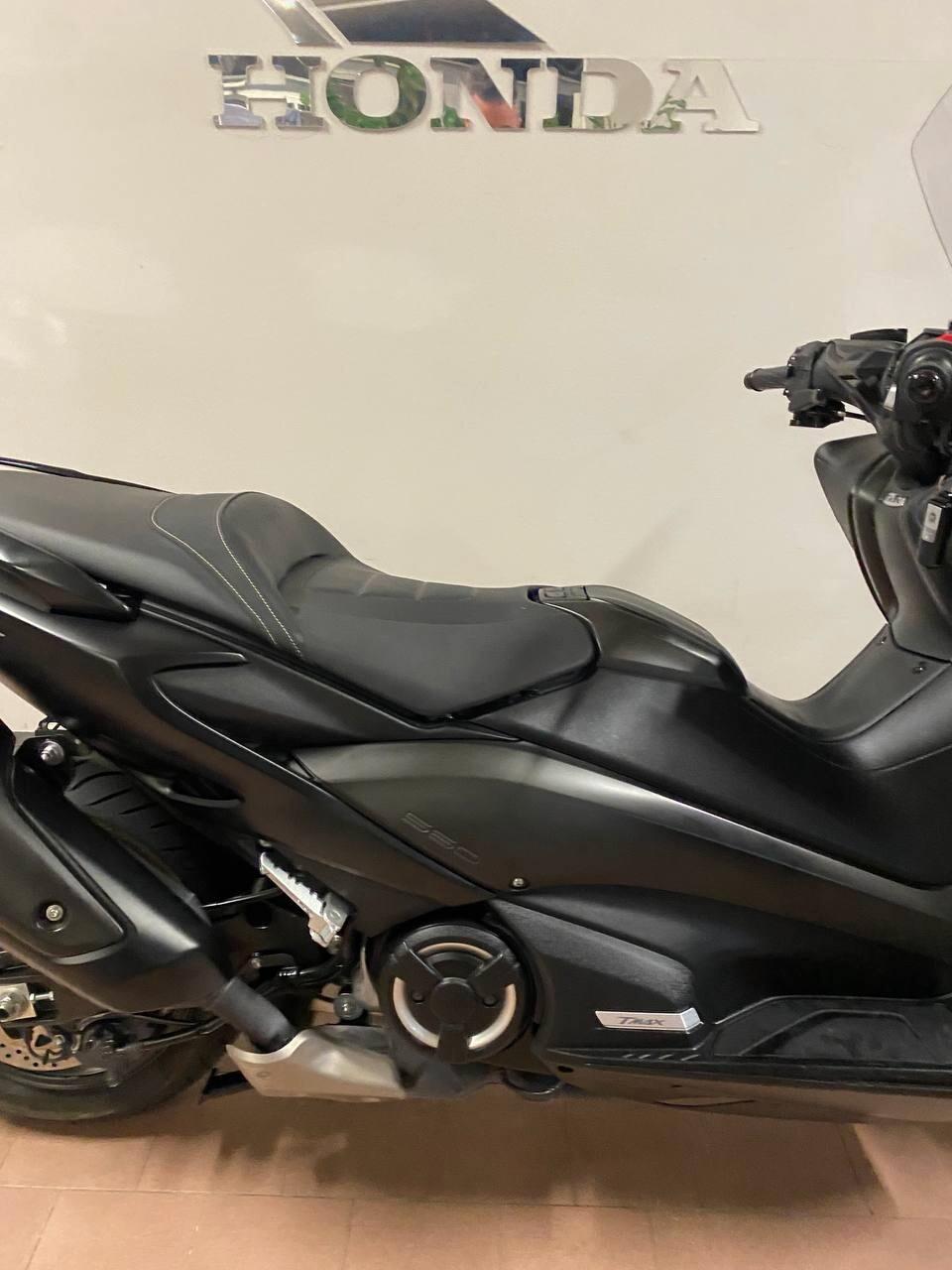 Yamaha T Max 560