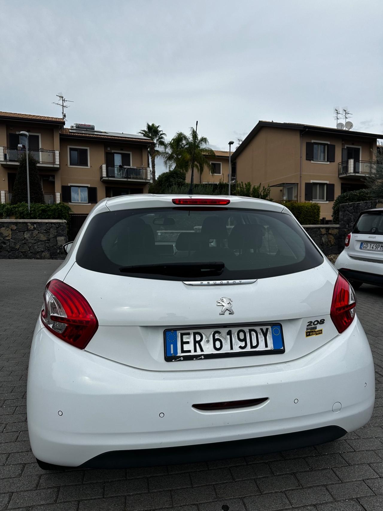 Peugeot 208 1.6 e-HDi 92 CV Stop&Start 5 porte Allure