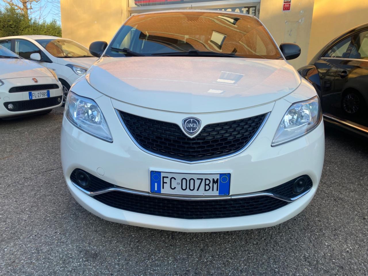 Lancia Ypsilon 1.2 69 CV 5 porte GPL Ecochic Silver