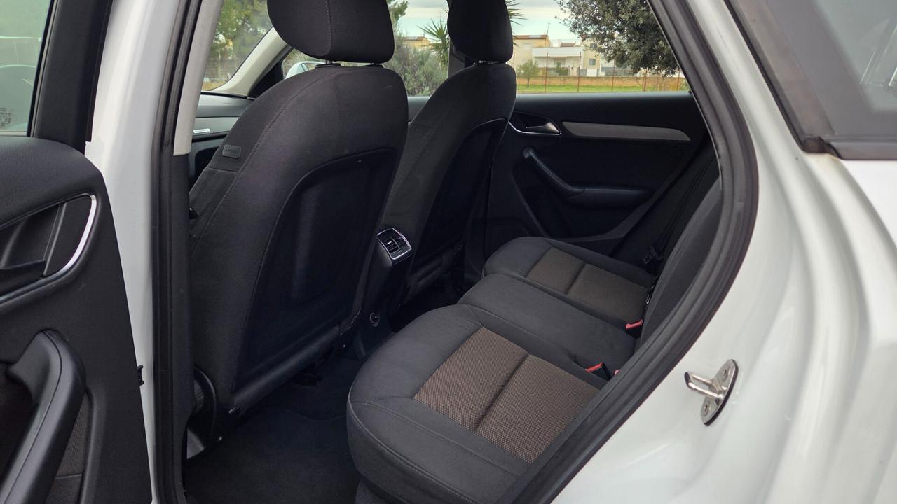 Audi Q3 2.0 TDI quattro S tronic TETTO