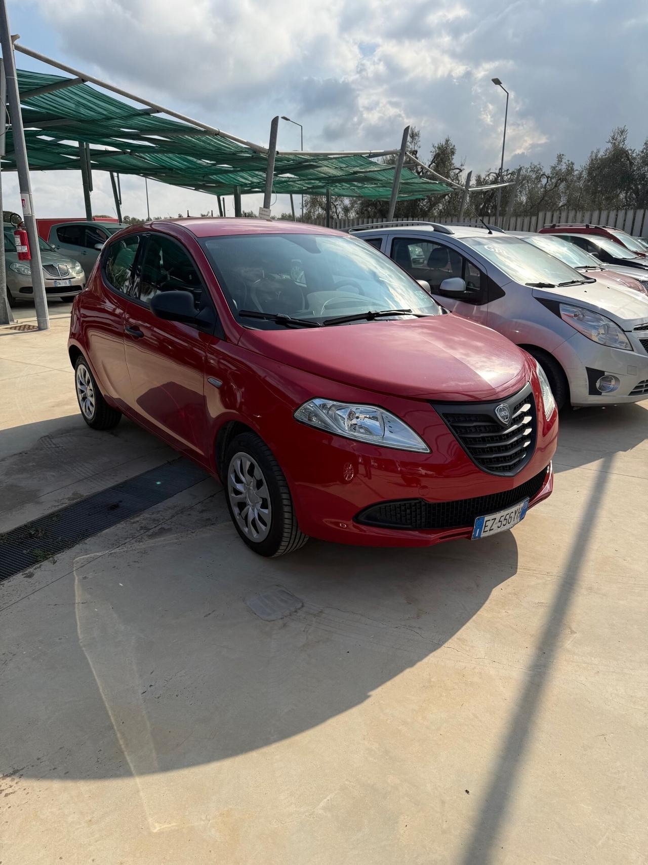 Lancia Ypsilon 1.2 69 CV 5 porte Gold