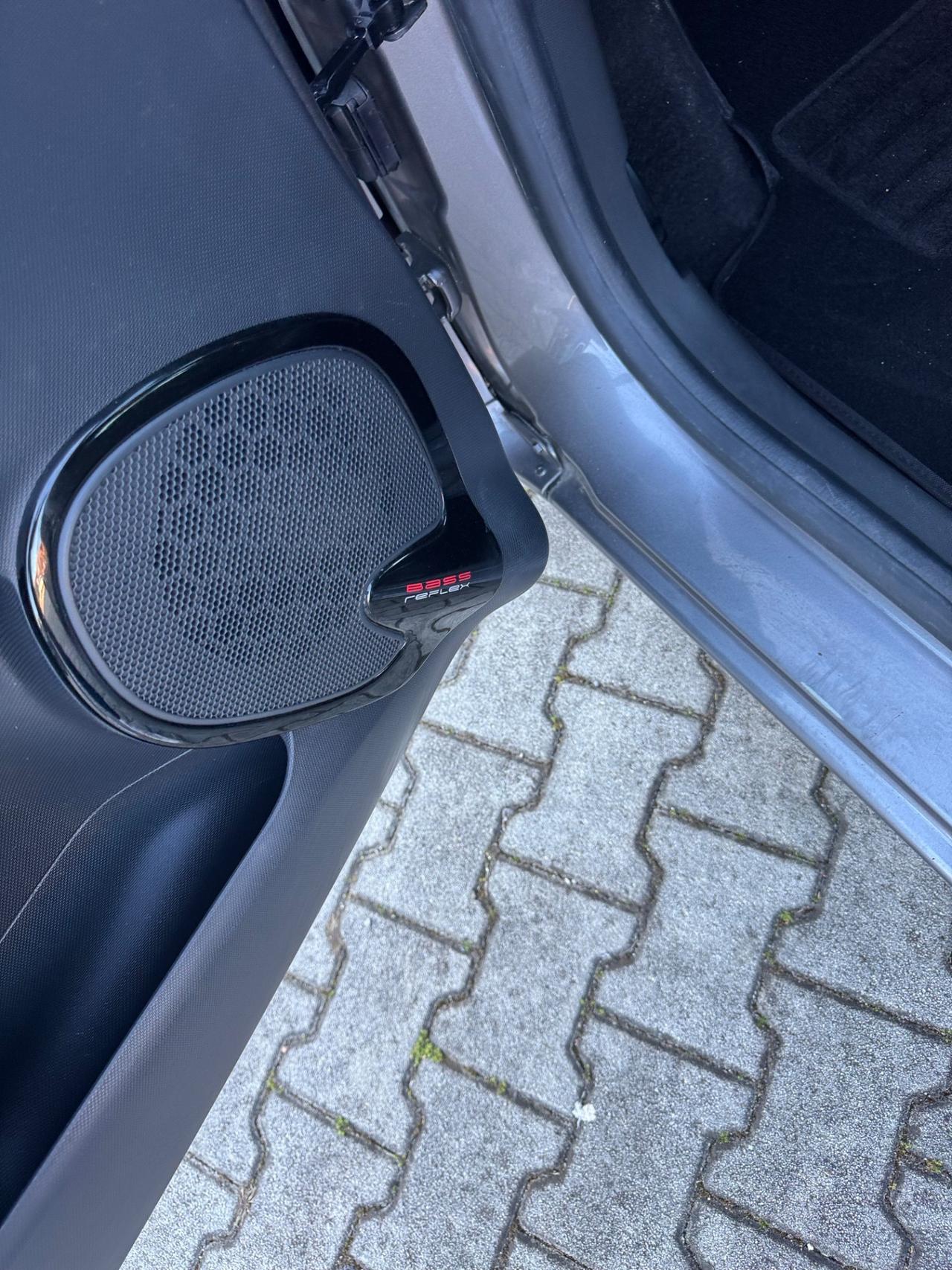 Renault Clio 1.2 75CV 5 porte neopatentati