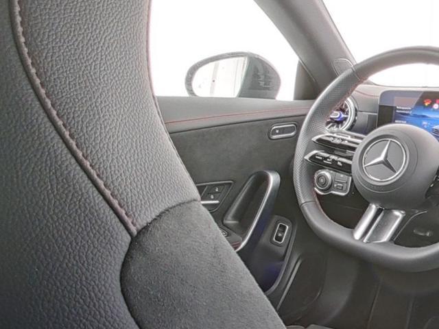 MERCEDES-BENZ CLA 180 Automatic AMG Line Advanced Plus