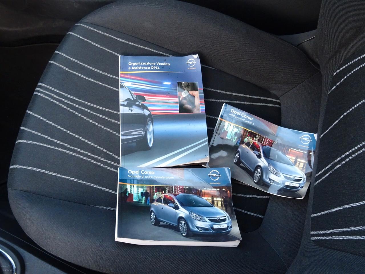 Opel Corsa 1.2 3 porte Club OK NEOPATENTATI