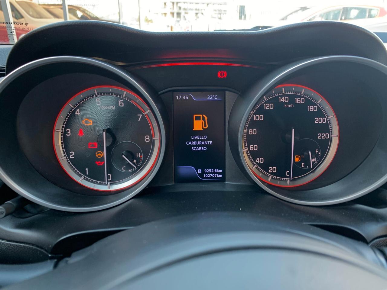 Suzuki Swift 1.2 Hybrid Top