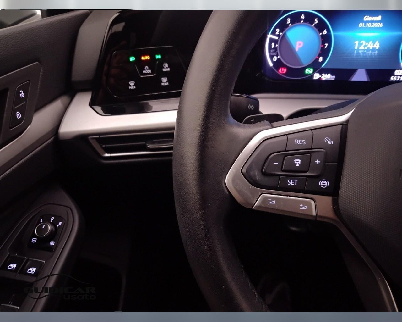 VOLKSWAGEN Golf VIII 2020 - Golf 1.0 etsi evo Life 110cv dsg