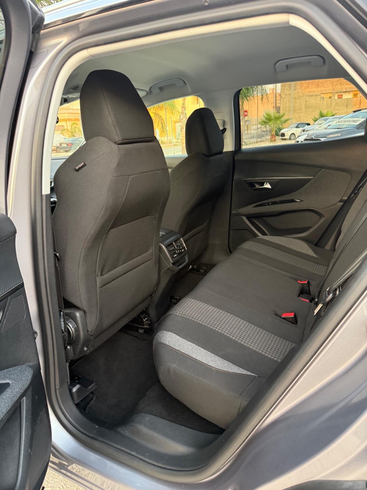 Peugeot 3008 BlueHDi 130 S&S EAT8 Active