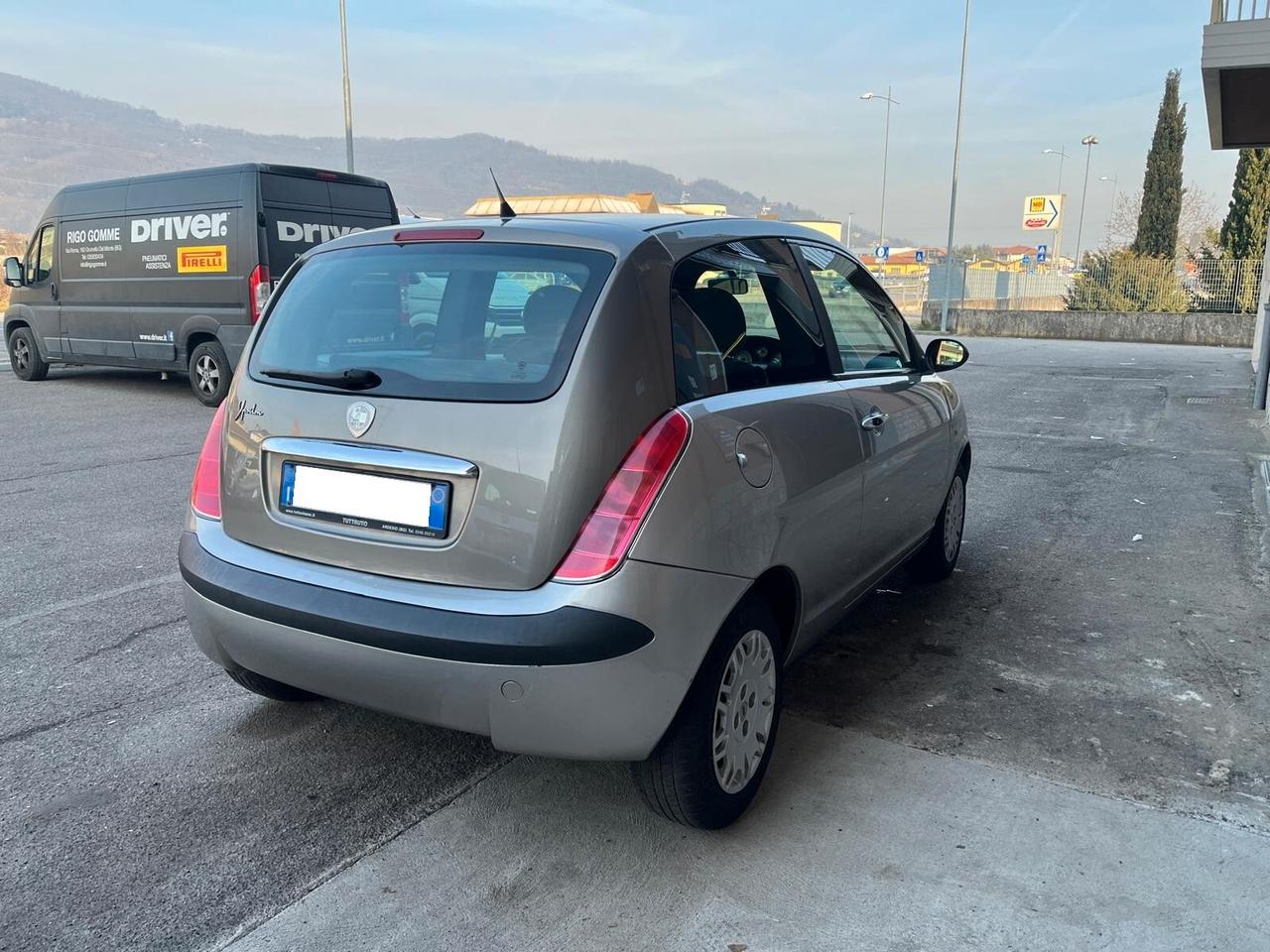 Lancia Ypsilon 1.2 60CV-NEOPATENTATI OK-DISTRIBUZIONE OK