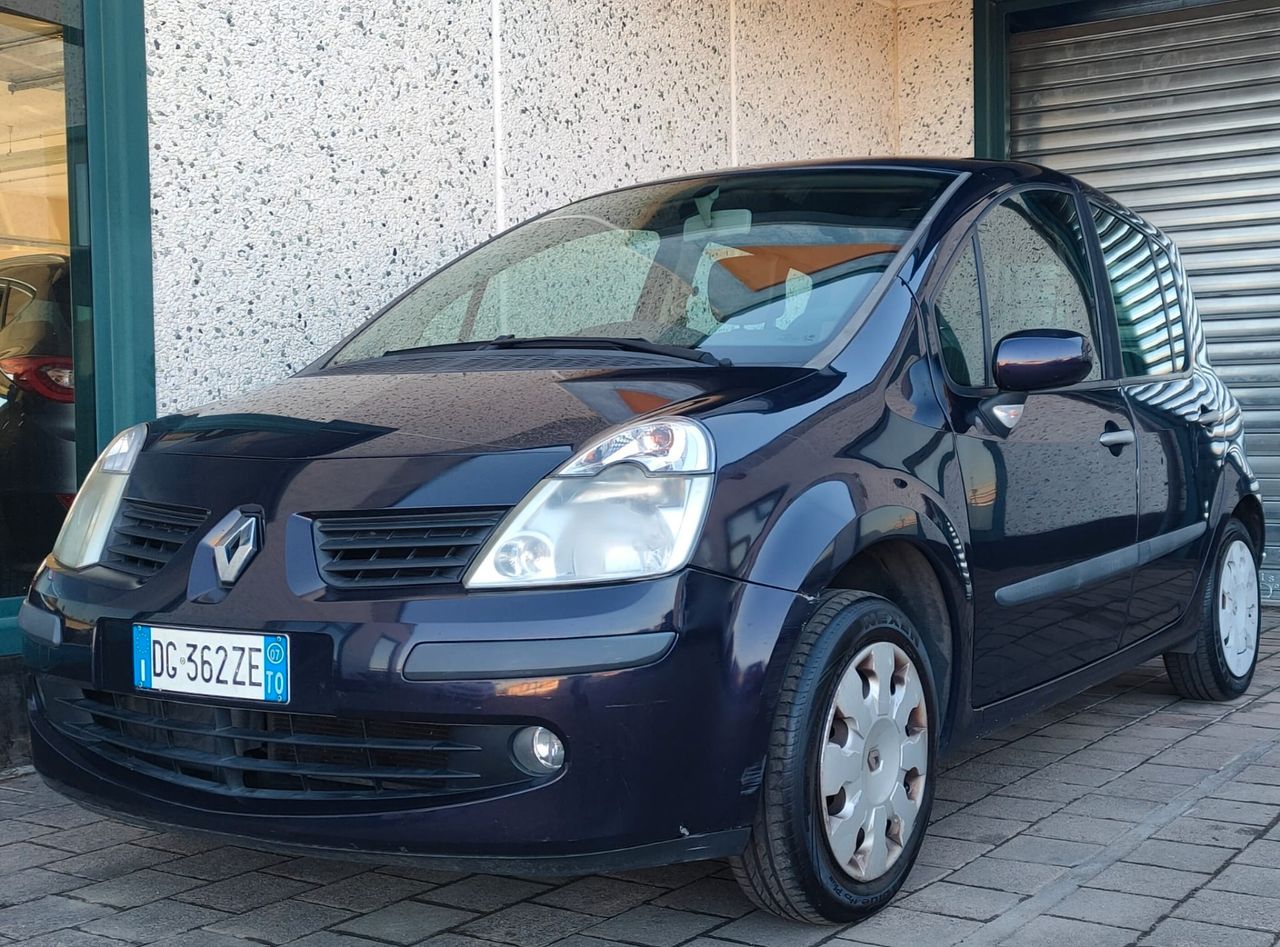 Renault Modus 1.2 16V Saint Tropez