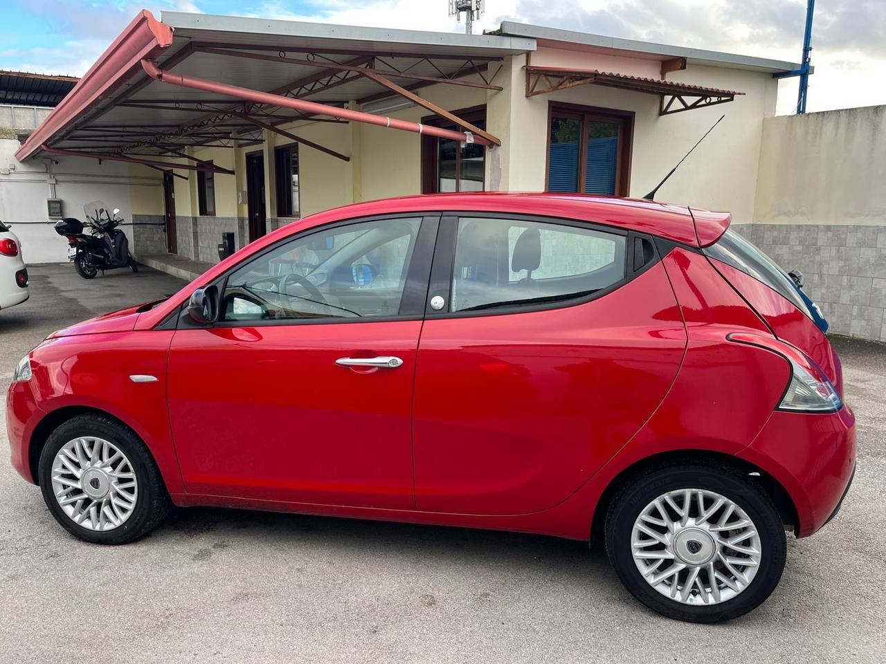 Lancia y-1.2 “ecochic” gpl -full-2013