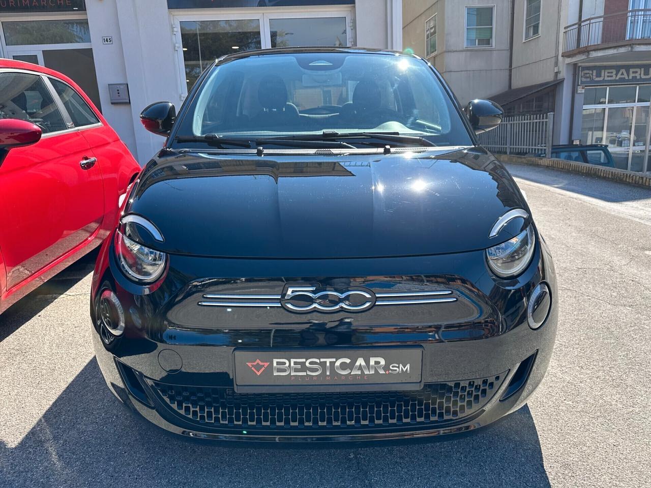 Fiat 500 e FULL-ELETTRIC / SOLO 7.000 km. * COME NUOVA *