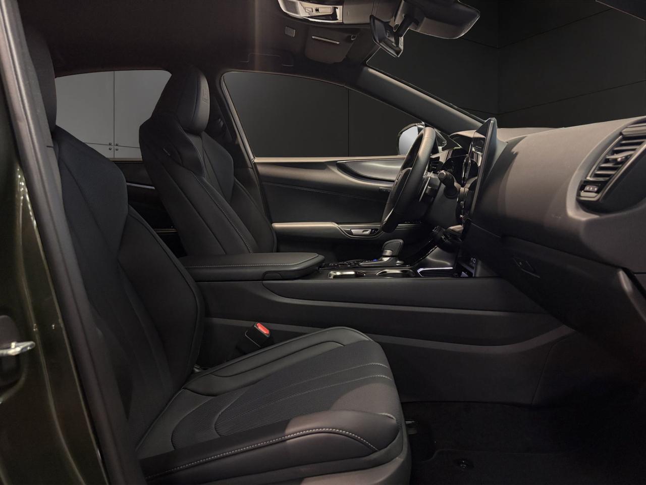 Lexus NX 2.5 F-Sport 4wd 197cv e-cvt
