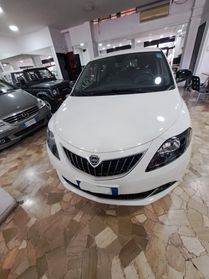 Lancia Ypsilon 1.0 FireFly 5 porte S&S Hybrid Ecochic Silver