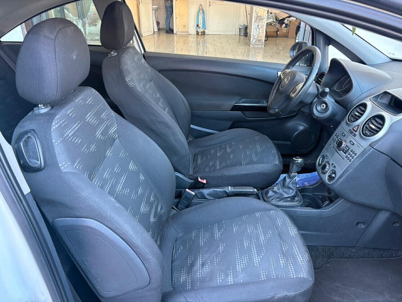 Opel Corsa 1.3 CDTI 95 cv 3 porte B-Color