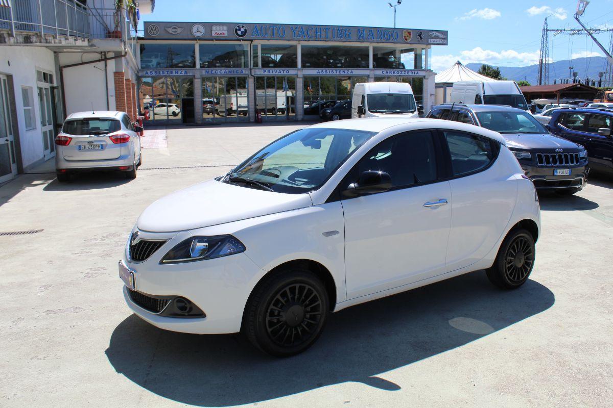 LANCIA - Ypsilon - 1.0 FireFly 5p.S&S Hyb. Platino
