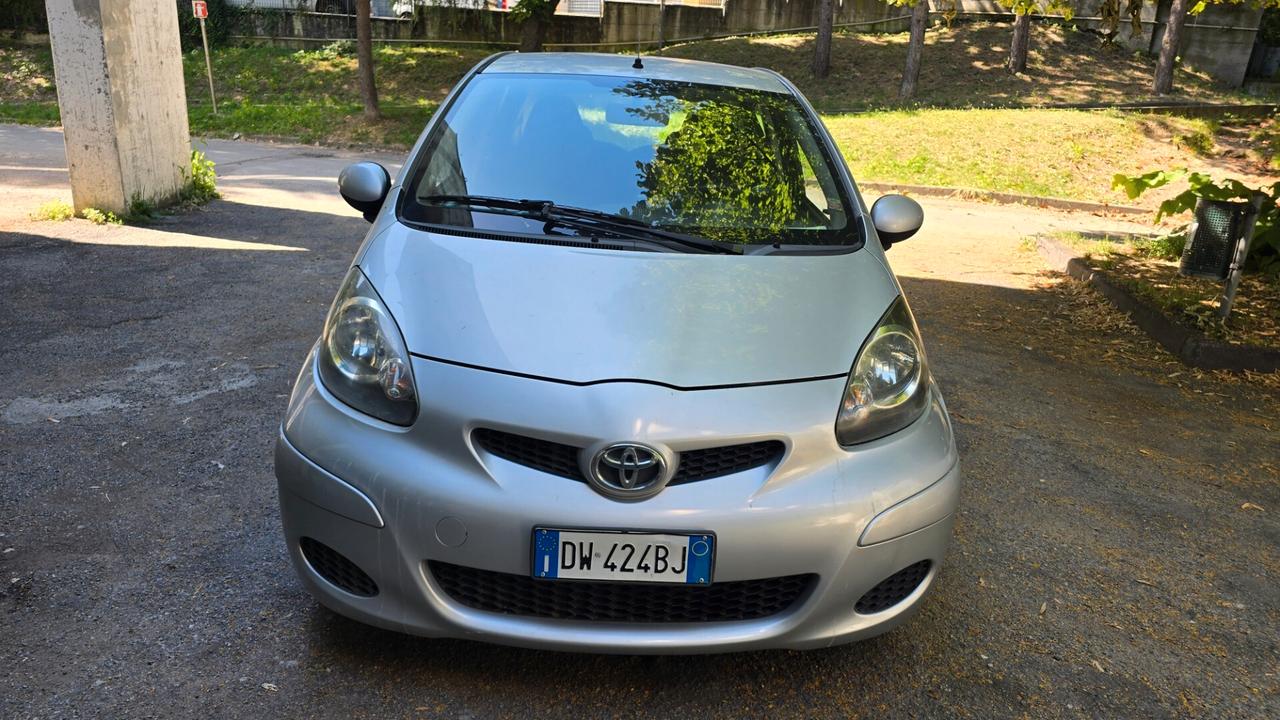 Toyota Aygo 1.0 12V VVT-i 5 porte Sol