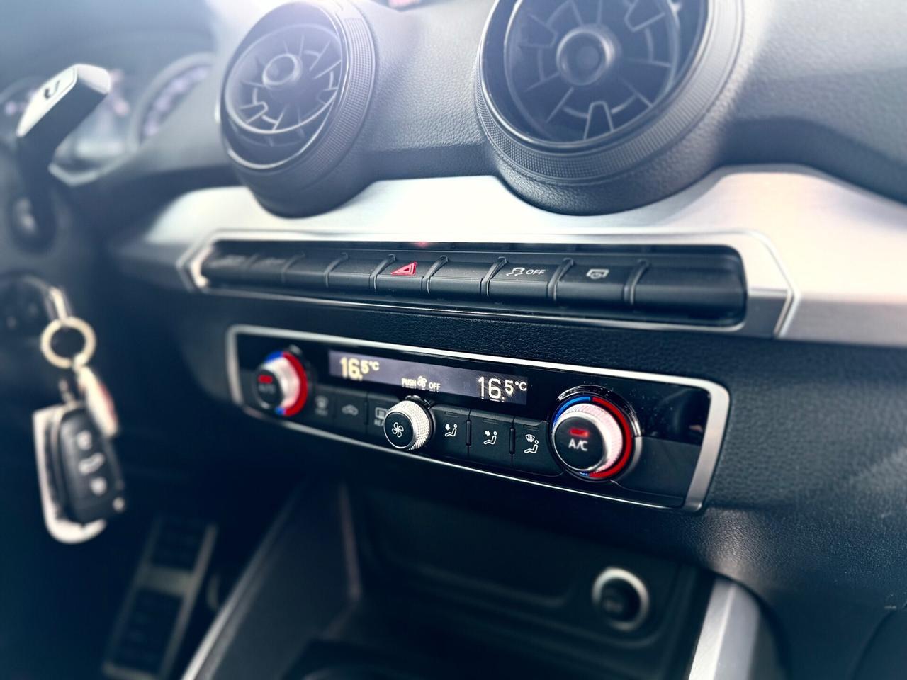 AUDI Q2 1.6 TDI S LINE Edition*LED*NAVI