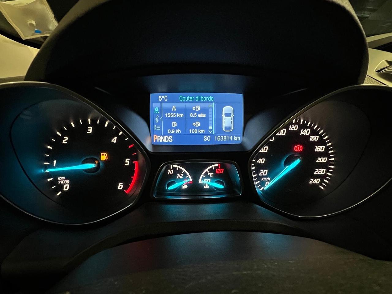 Ford Kuga 2.0 TDCI 140 CV 4WD Powershift Titanium