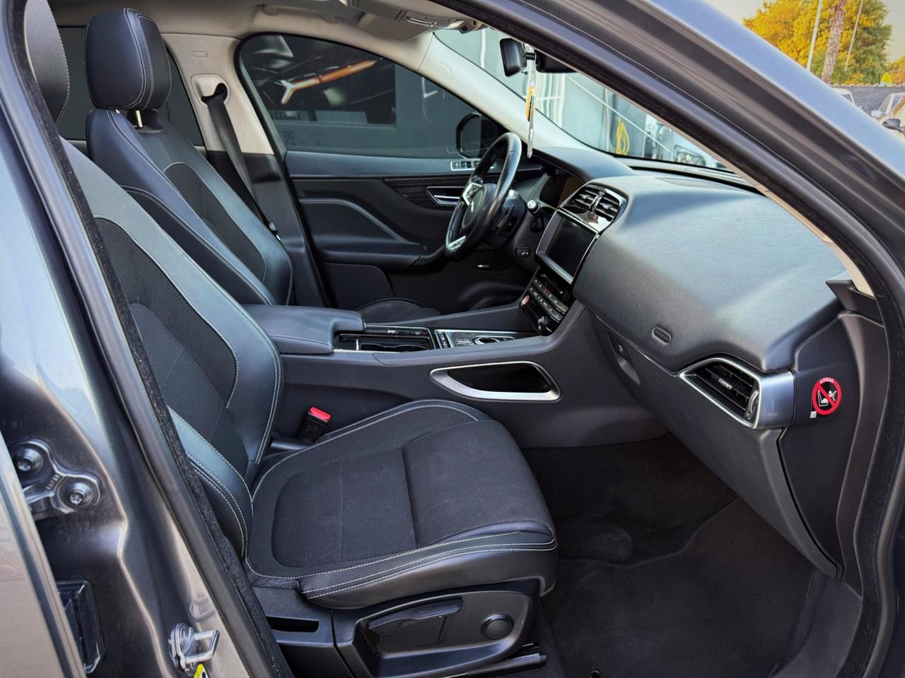 Jaguar F-Pace 3.0 D V6 300 CV AWD aut. First Edition