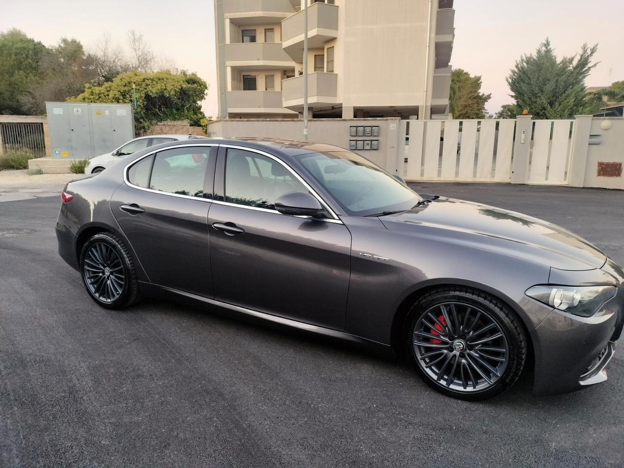 Alfa Romeo Giulia 2.2 Turbodiesel 180 CV AT8 veloce