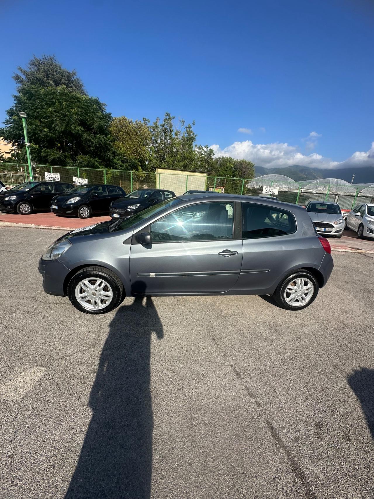 Renault Clio 1.2 16V 3 porte Luxe