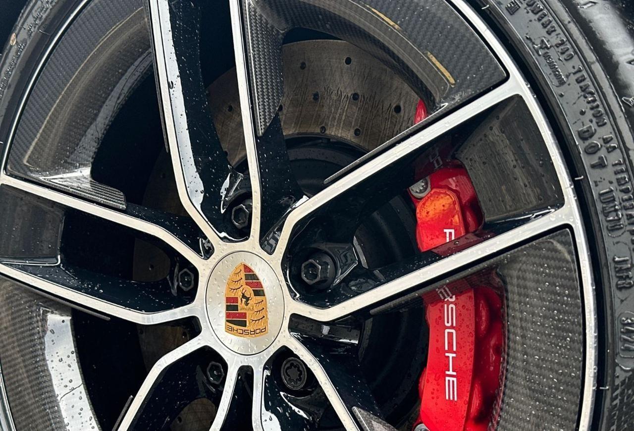 PORSCHE 992 Carrera 4 GTS 992.2 *Alcantara-LED Matrix-Finanz*