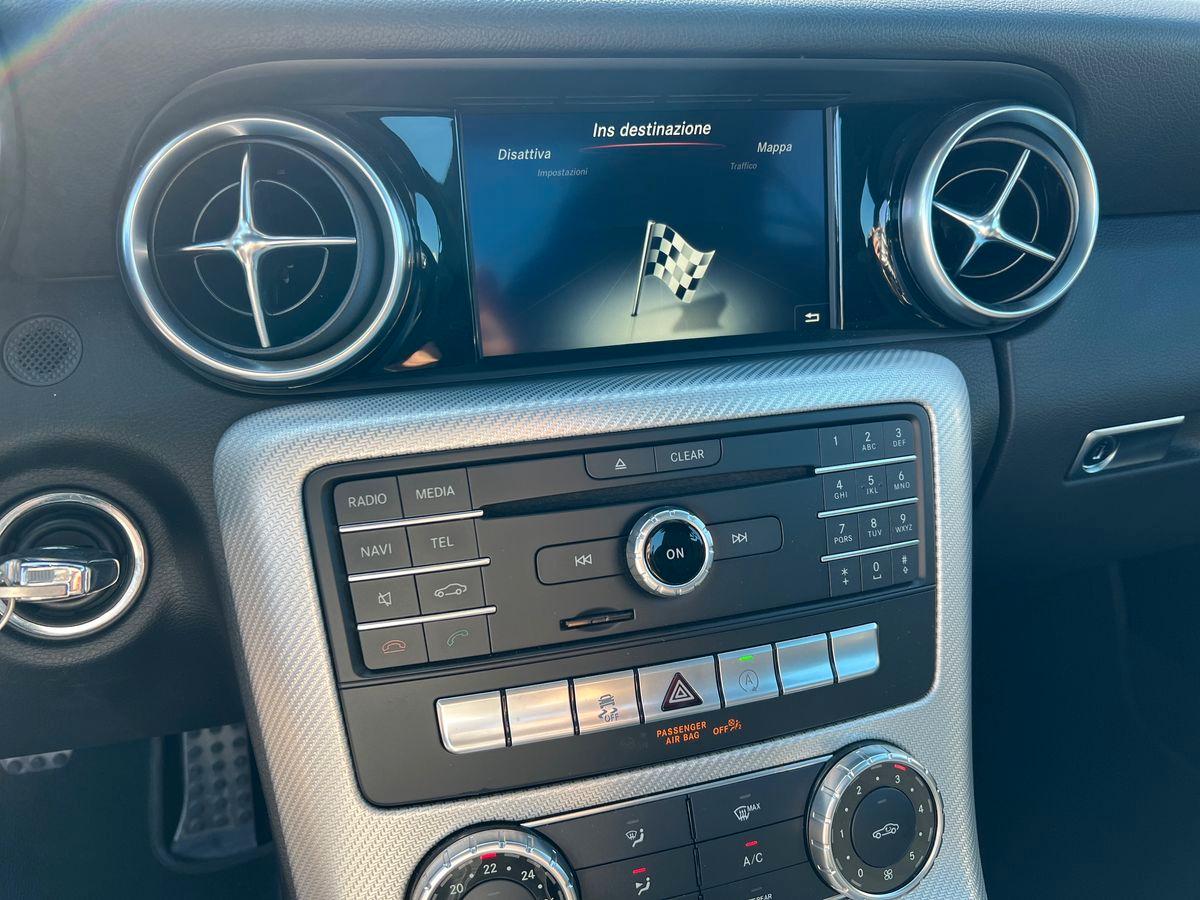 Mercedes-Benz SLC 180 AMG Line