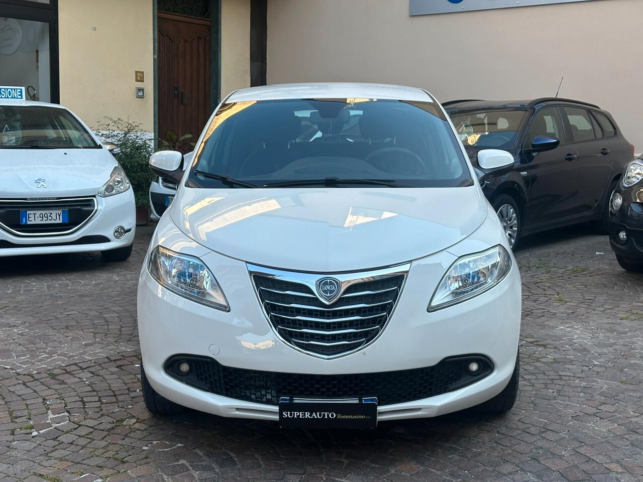 Lancia Ypsilon 1.3 MJT 16V 95 CV 5 OK neopatentati