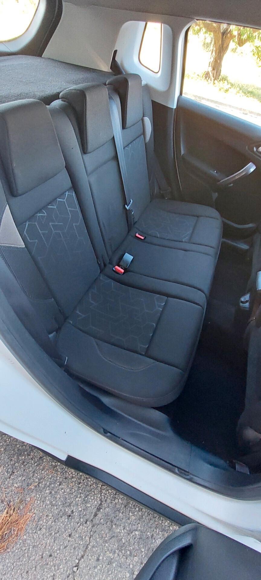 PEUGEOT 2008 1,2 BENZINA GIUDABILE DA NEOPATENTATI TELEFONO NAVIGATORE IMPECCABILE
