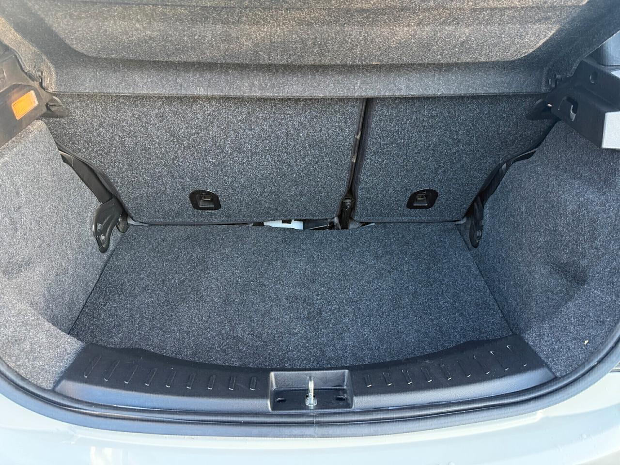 Lancia Ypsilon 1.0 FireFly 5 porte S&S Hybrid Ecochic Silver