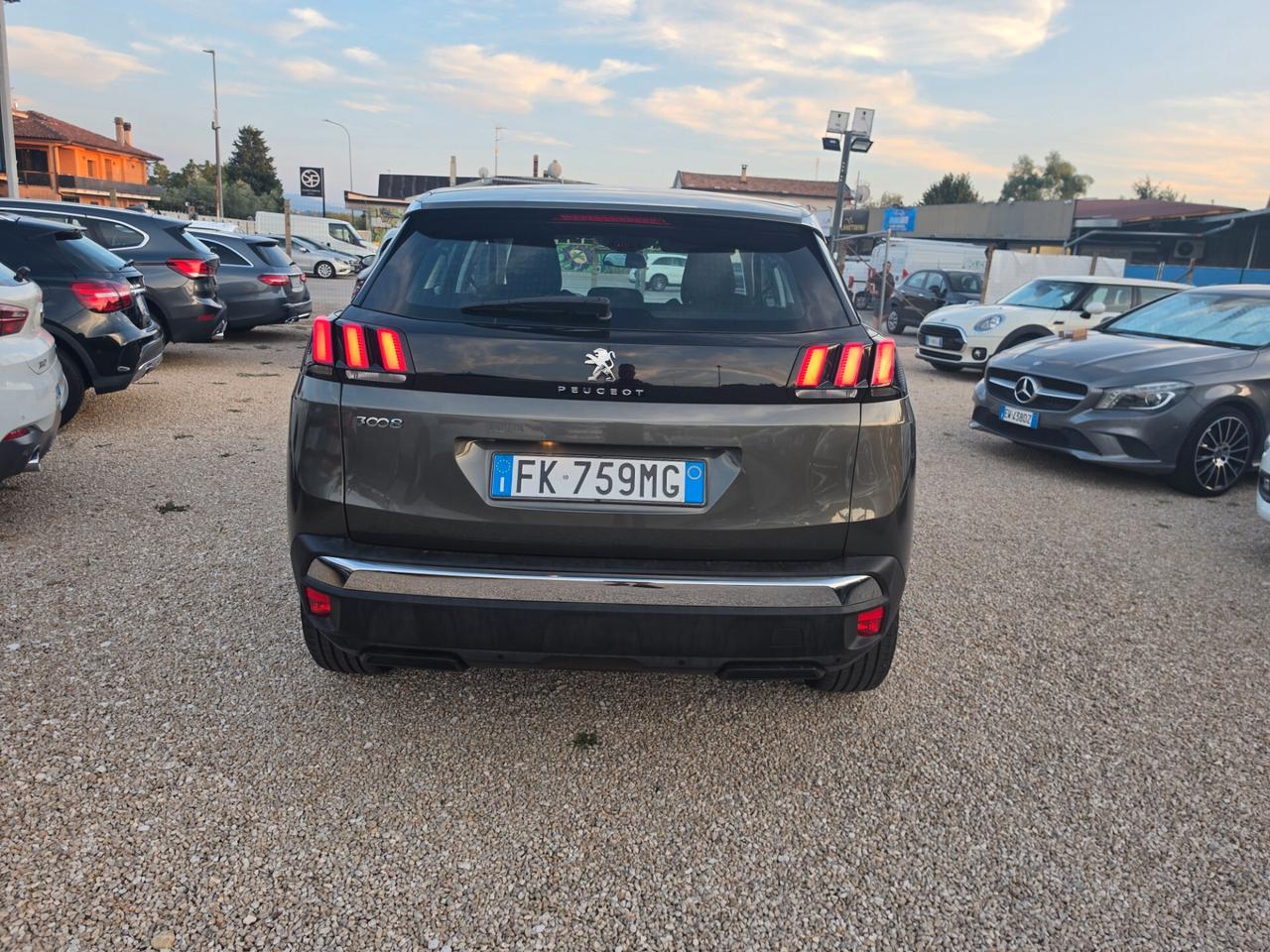 Peugeot 3008 BlueHDi 1.6 120 S&S BC Business automatica