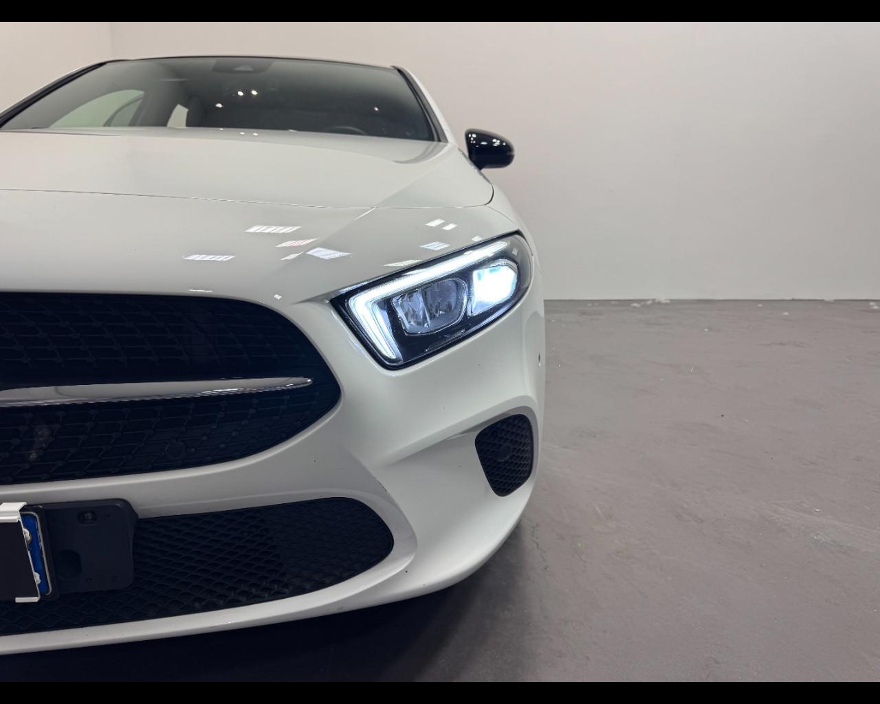 Mercedes-Benz A 180D PREMIUM AUTO