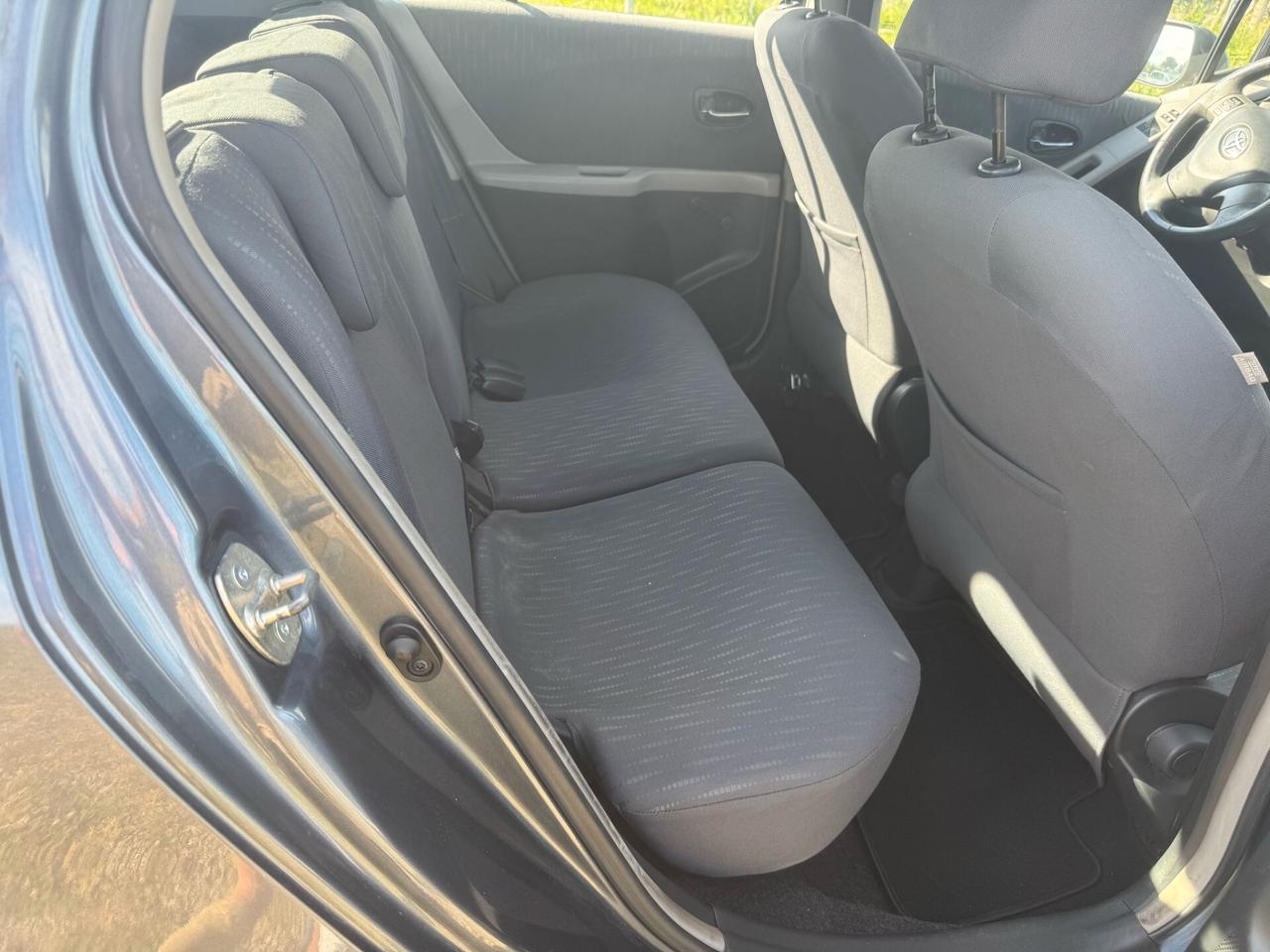 Toyota Yaris 1.3 5 porte AUTOMATICA 104.000 KM