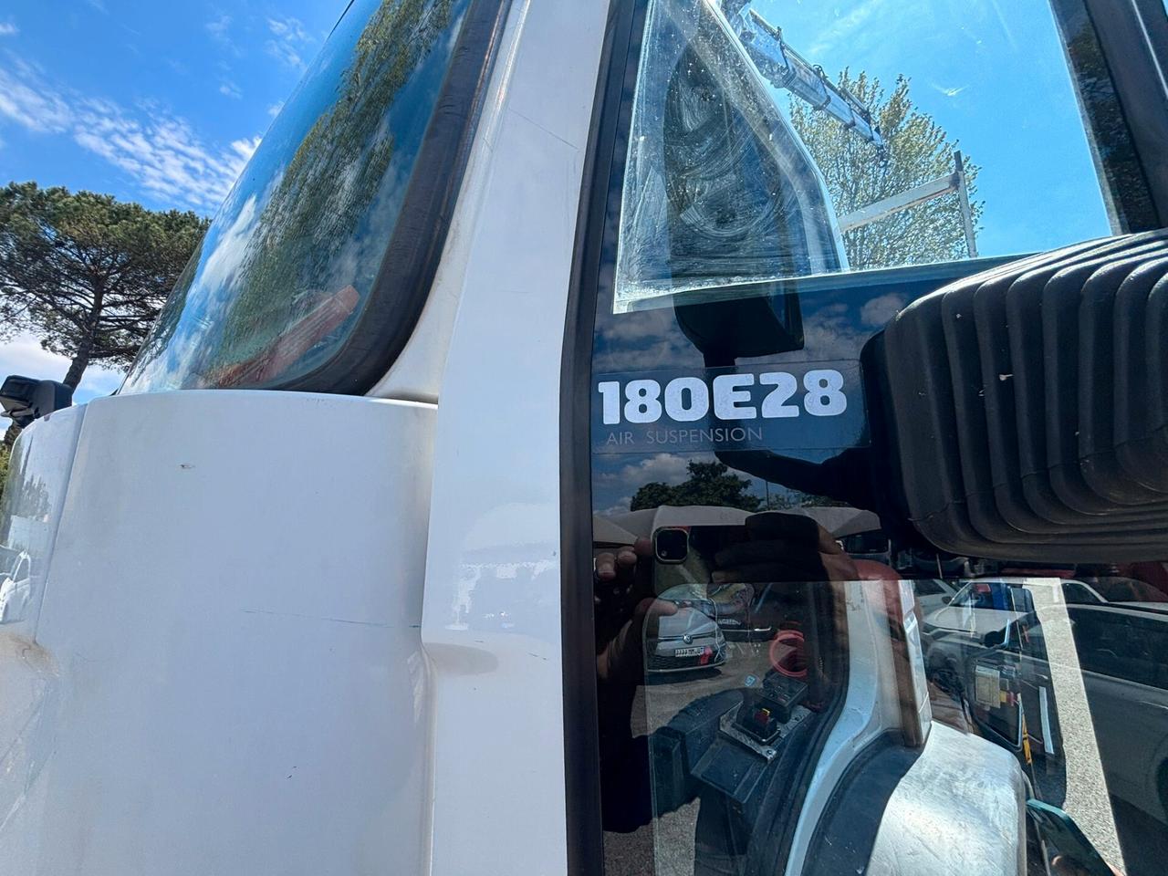 Iveco eurocargo 180E280 gru e ribaltabile