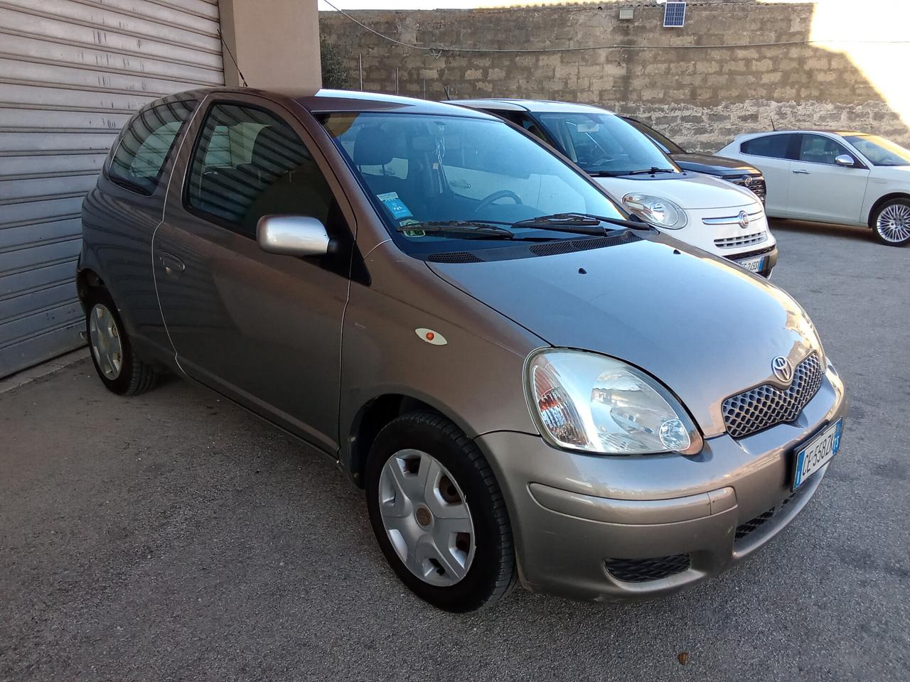 Toyota Yaris 1.0i 16V cat 3 porte Sol