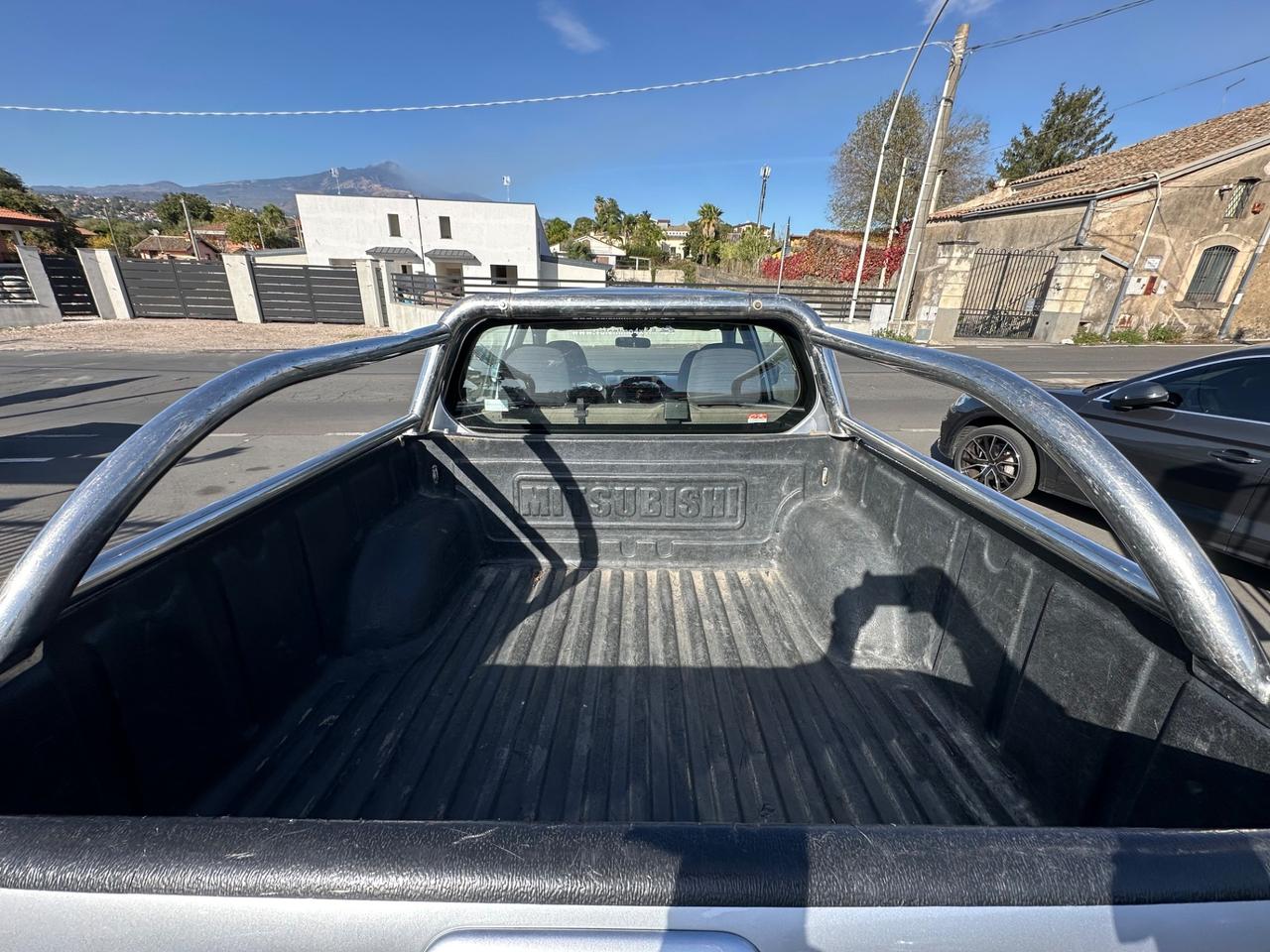 Mitsubishi L200 2.5 DI-D/136CV Double Cab Invite