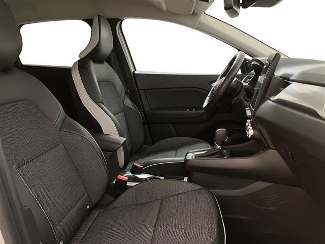 RENAULT Captur 1.6 E TECH Hybrid Techno Fast Track Auto