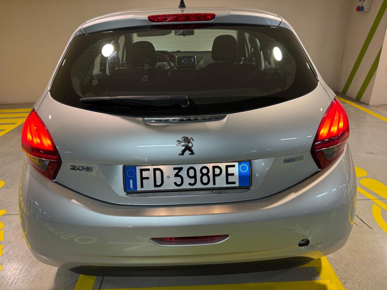 Peugeot 208 1.2 Benzina (leggermente grandinata)