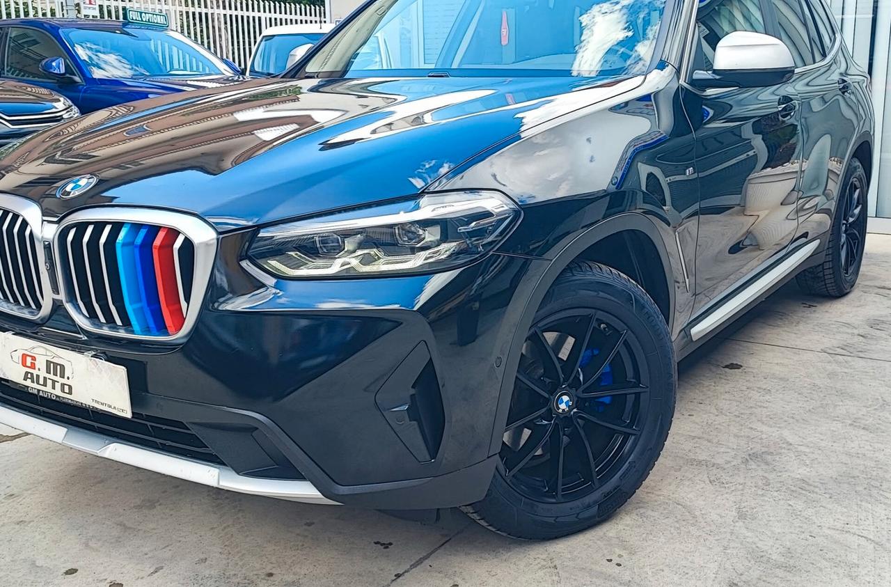 BMW X3 con telecamere perimetrali 2022