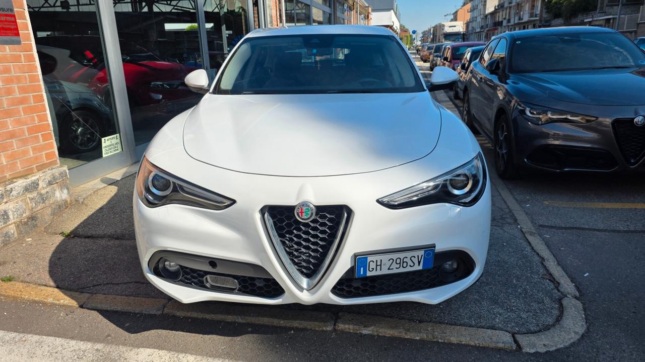 Alfa Romeo Stelvio 2.2 Turbodiesel 160 CV AT8 RWD Business