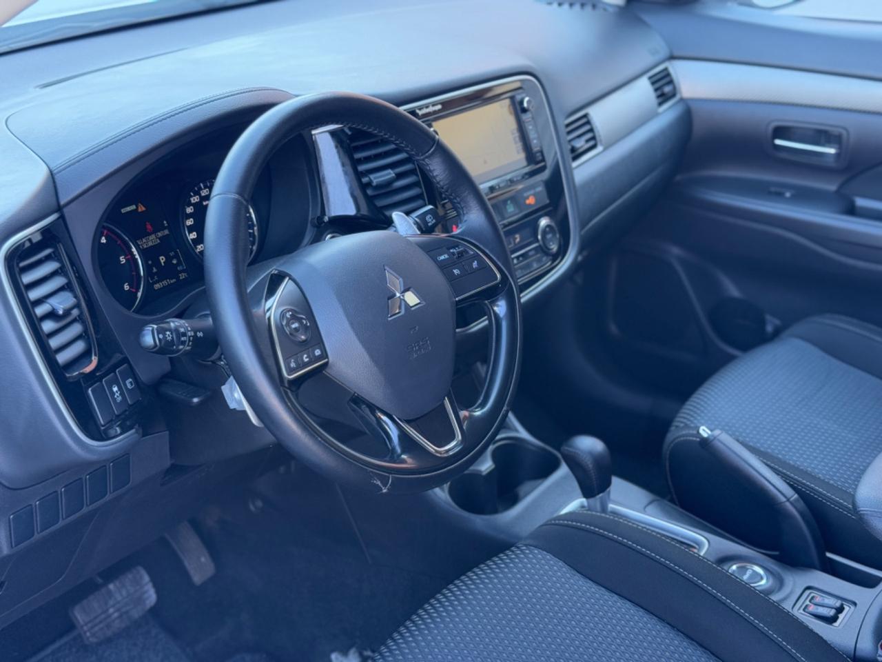 Mitsubishi Outlander 2.2 DI-D 4x4 7p Navi